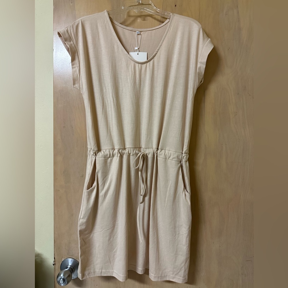 NWT Tan dress with scrunch waist